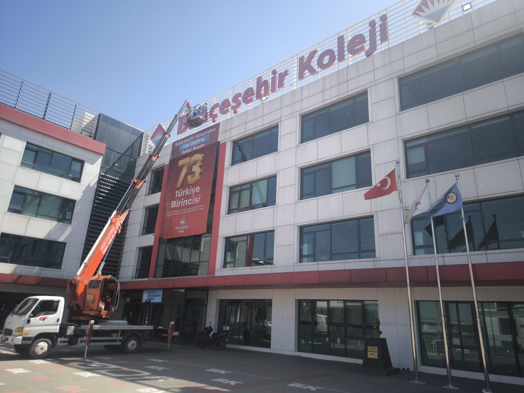 Makaslı Platform Kiralama Akülü Dizel Makaslı Platform